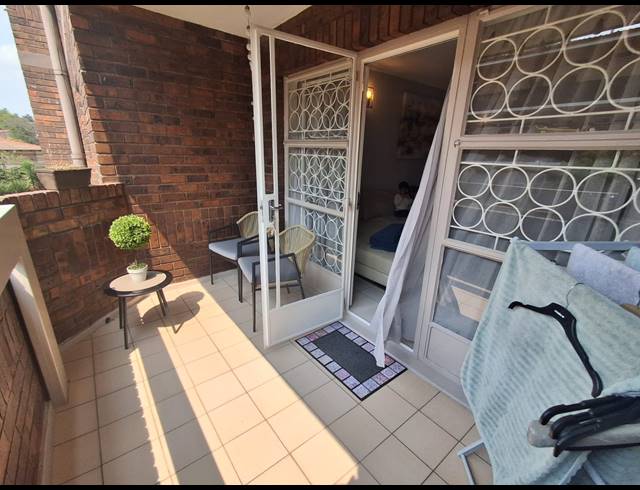2 BEDROOM FLAT FOR SALE IN THREE RIVERS